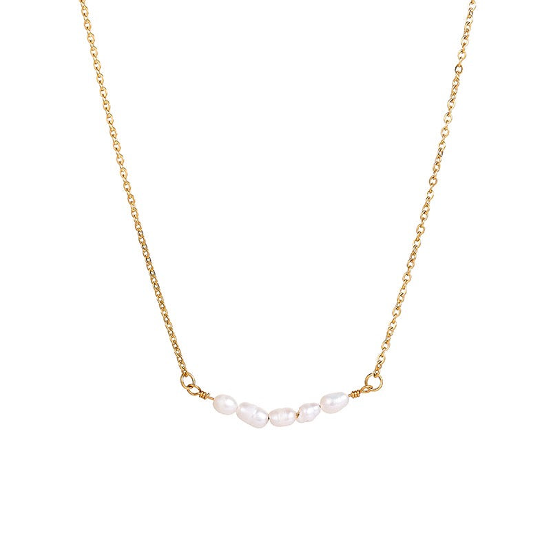 Dainty pearl Necklace