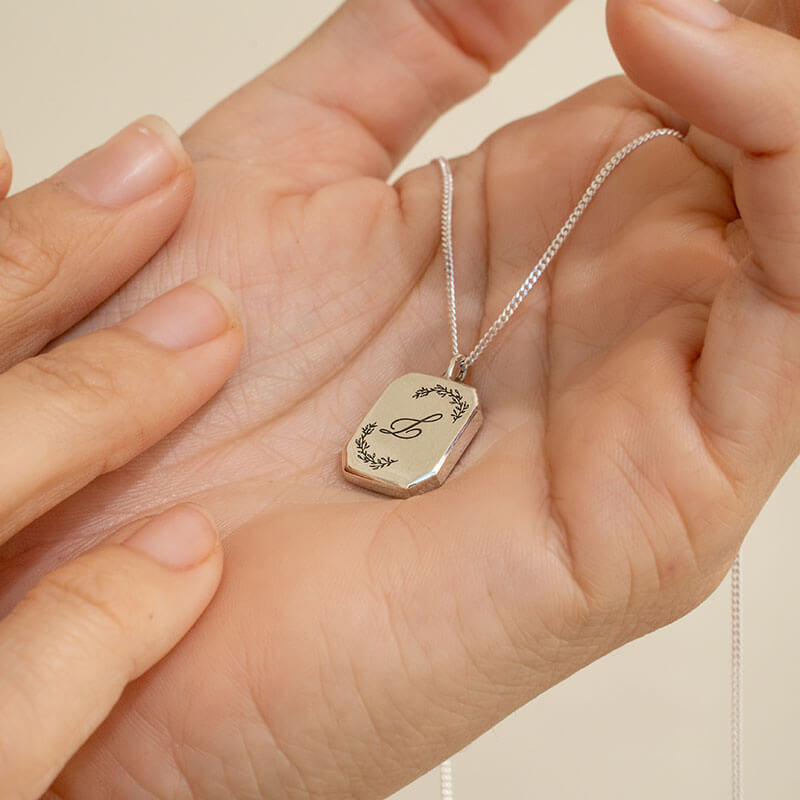 Silver Wreath Pendant