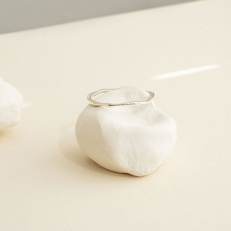 Thin Silver Wobble Ring