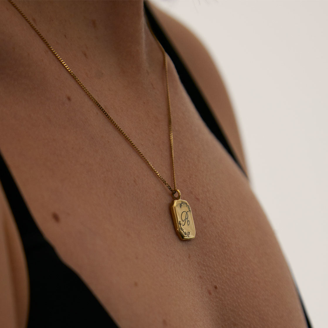 Silver Wreath Pendant