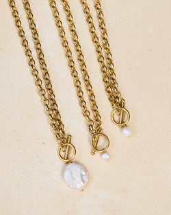 Chunky pearl Toggle Clasp necklace