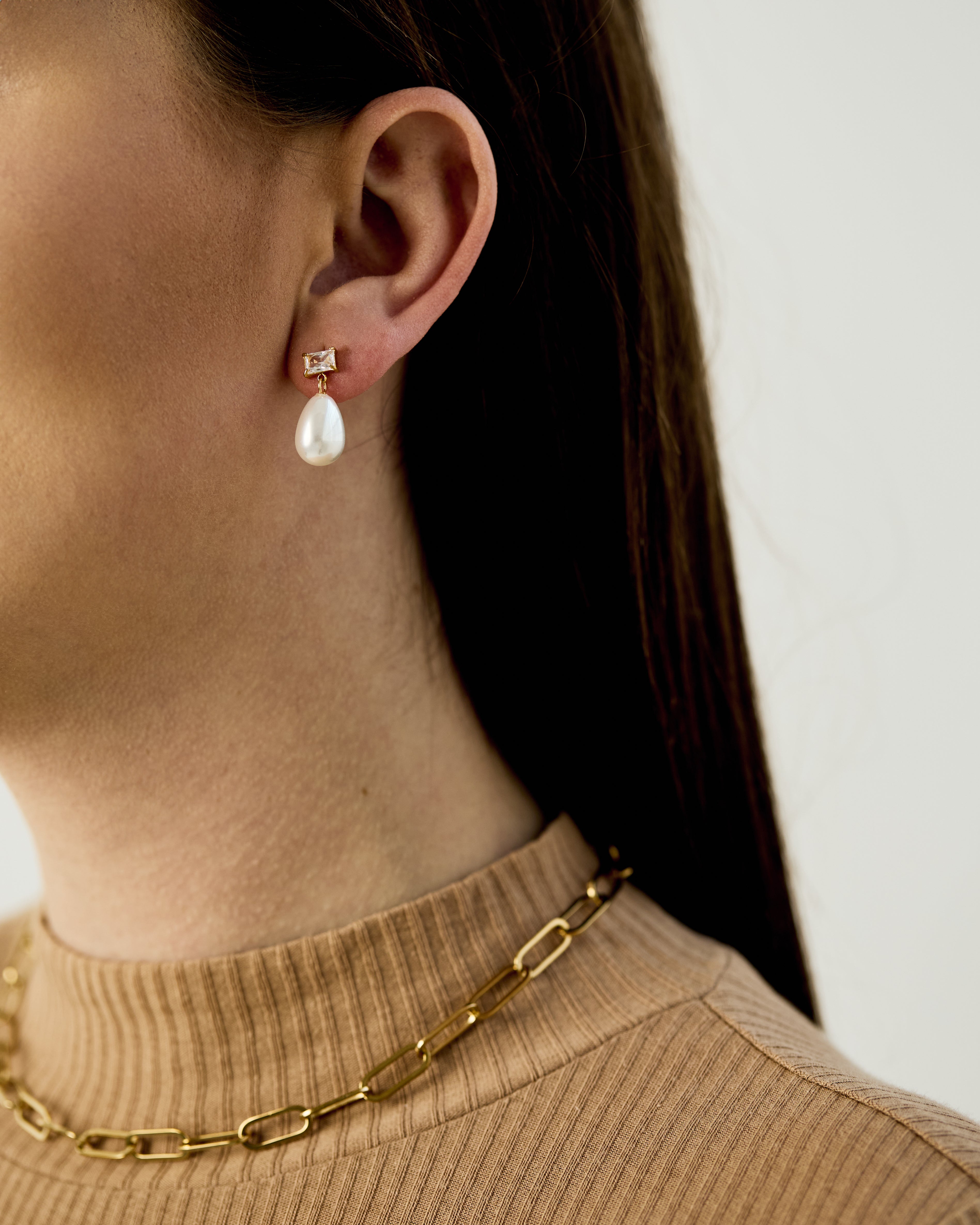 Asymmetrical Pearl Drops