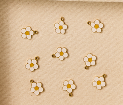 Daisy Charm