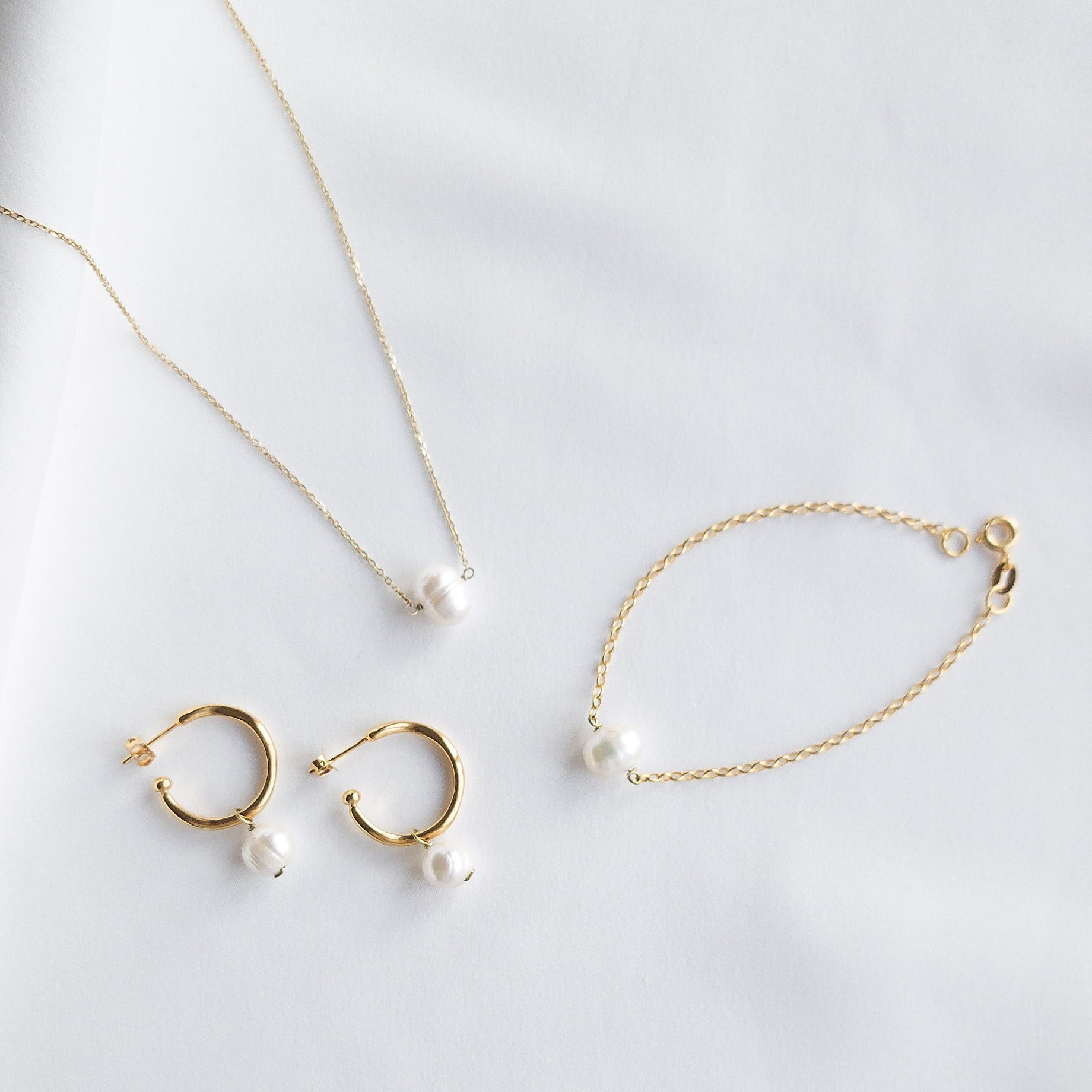 Gold Pearl Bracelet