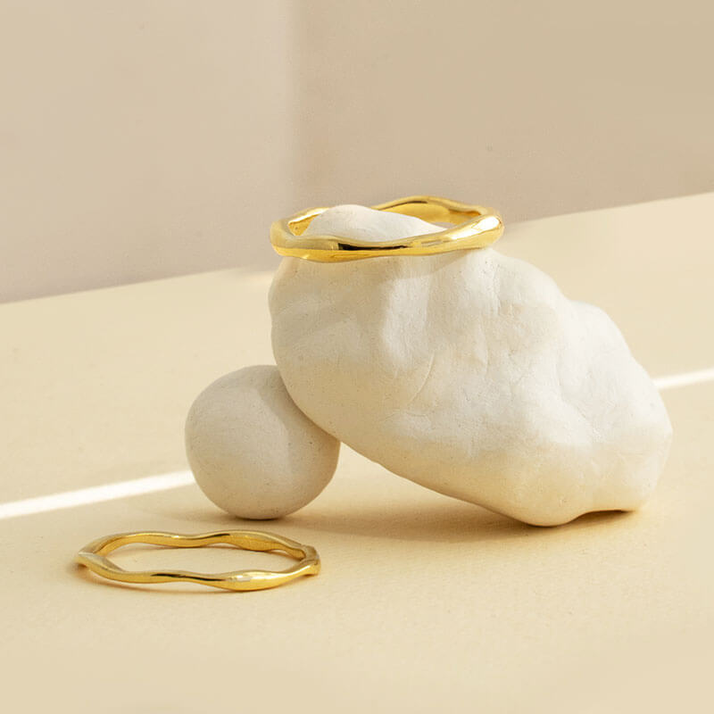 Thick Gold Wobble Ring